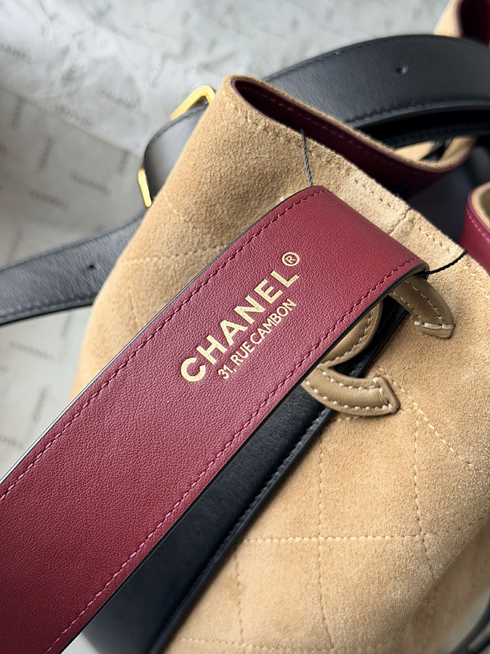 シャネル 新作バッグ 2026 CHANEL バケット バッグ 2026年秋冬 新作 ダークベージュ ブラック AS6584-B25946-UD575 シャネル バケット バッグ - 画像 (5)